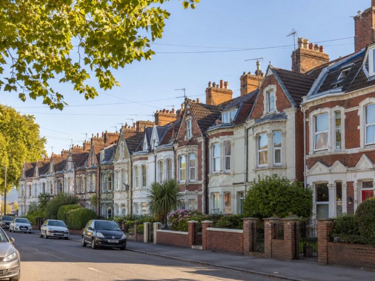 a typical street in avonmouth bristol